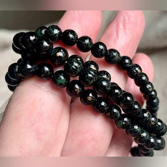 Bracelets, 4-new in package black bead elastic - jewelry - Picture 8 of 8